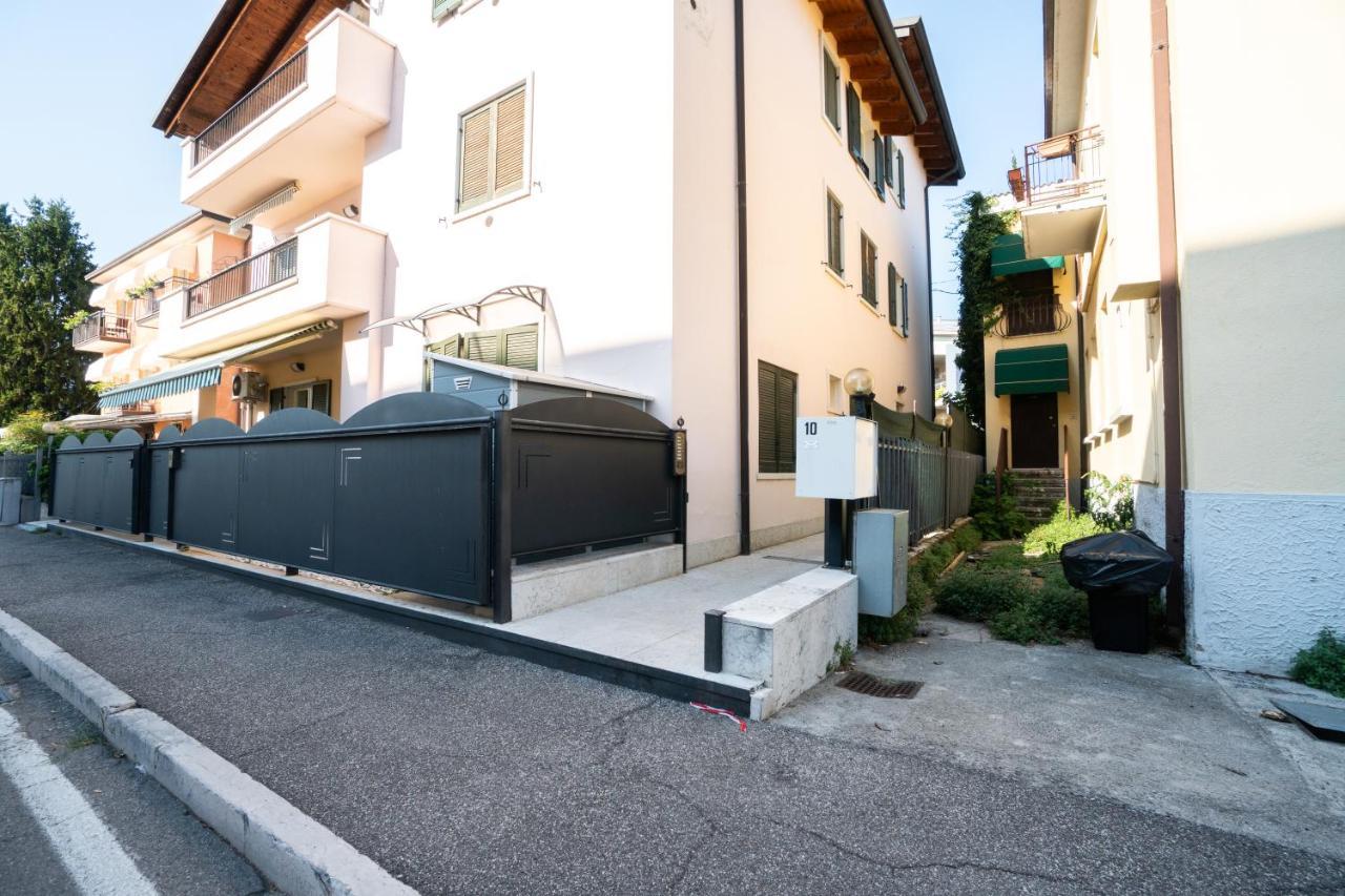 Sweet Home Lungolago Garibaldi Peschiera del Garda Exterior foto