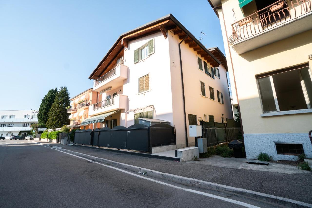 Sweet Home Lungolago Garibaldi Peschiera del Garda Exterior foto